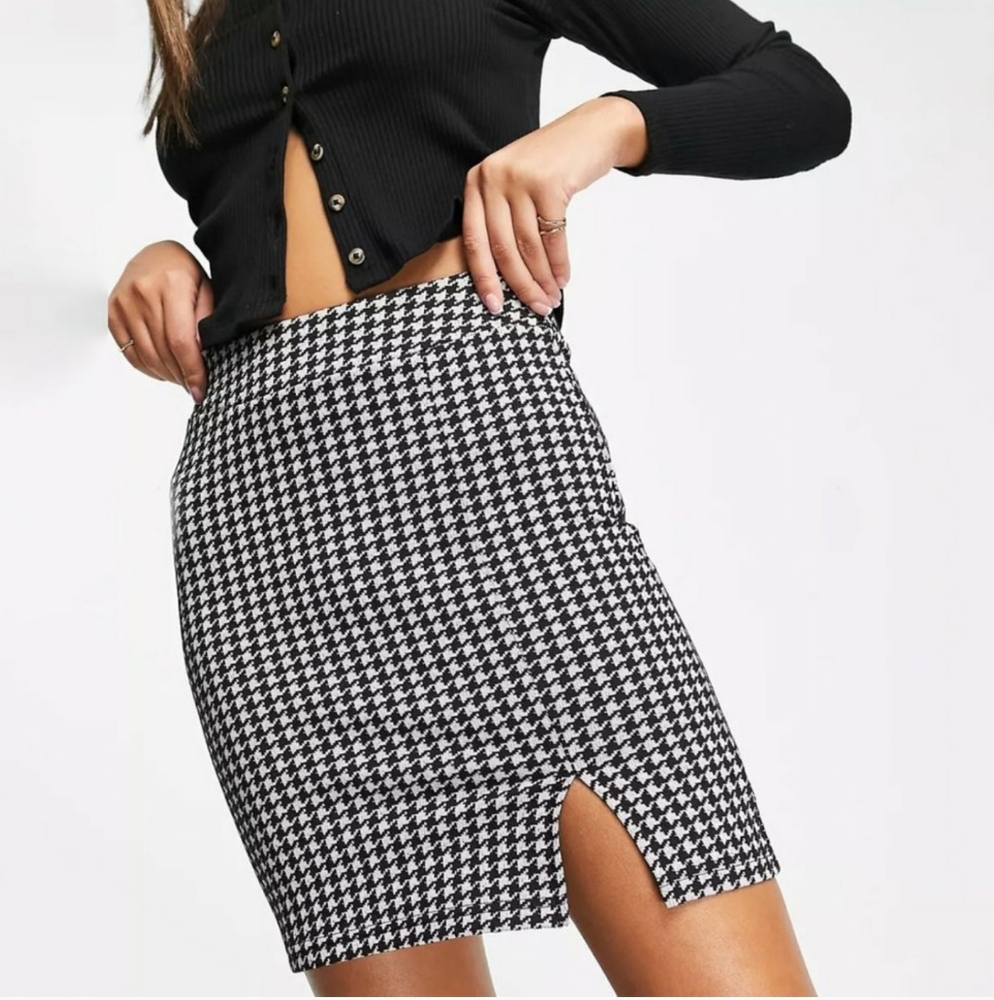 ASOS Black & White Houndstooth Mini Skirt Tailored Front Slit Woven Size 4
